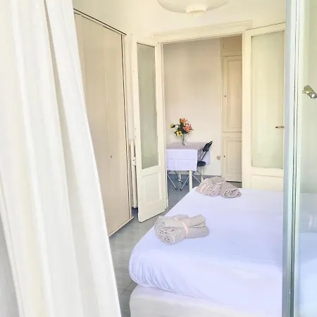 Apartment {porta Venezia-milano Centrale} Luxury Milan